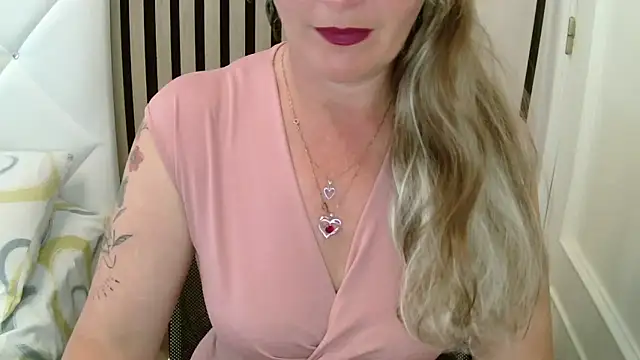 xxNoeliaxx online show from 19, 3, 2026