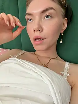 Snapshot of Lisaaa_Alisa chatting on 2, 5, 2026 Lisaaa Alisa online show from 2, 5, 2026