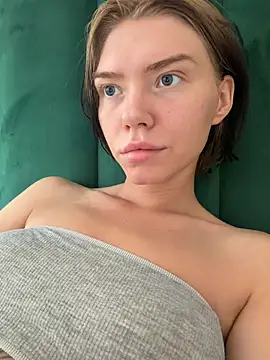 Lisaaa Alisa online show from 5, 7, 2026