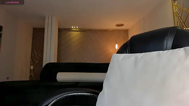 JessicaWilliams1 online show from 19, 9, 2025