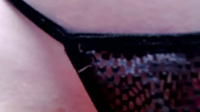 Snapshot of caarlywhitee chatting on 16, 10, 2025 caarlywhitee online show from 16, 10, 2025