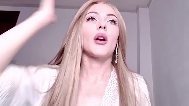 caarlywhitee online show from 11, 3, 2026