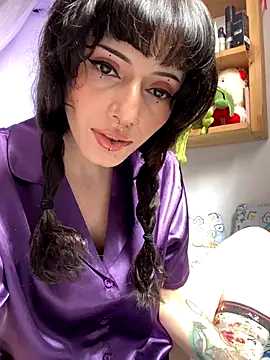 LiliJones  online show from 6, 11, 2025