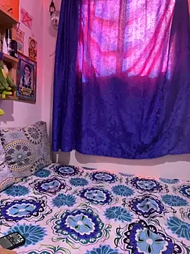 LiliJones  online show from 7, 11, 2025