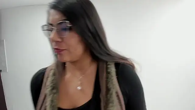 Luna Dumont online show from 2, 10, 2025