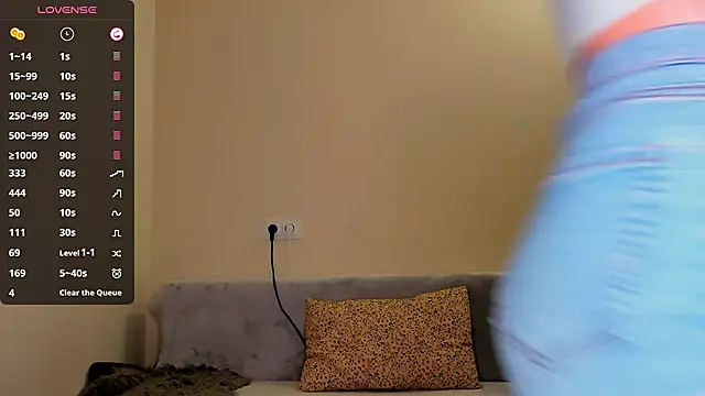 Kimmberr online show from 18, 4, 2026