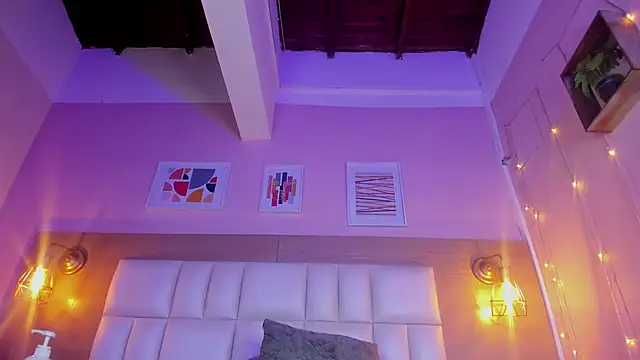 Dollar-girl online show from 24, 1, 2025