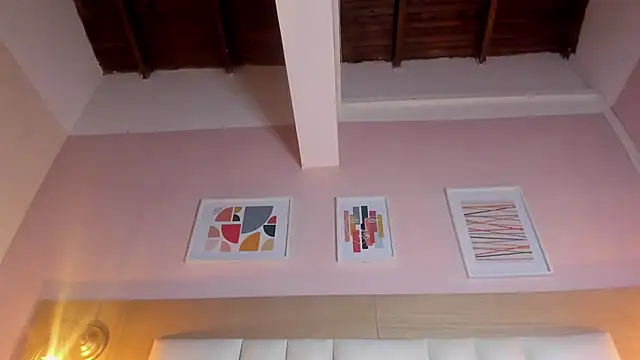 Dollar-girl online show from 25, 1, 2025