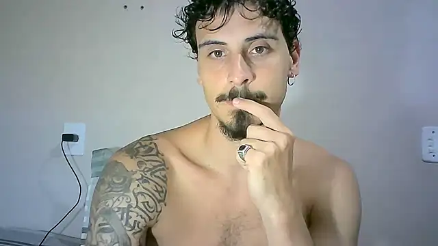 Snapshot of milkoffe chatting on 8, 12, 2024 milkoffe online show from 8, 12, 2024