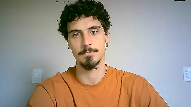 Snapshot of milkoffe chatting on 10, 12, 2024 milkoffe online show from 10, 12, 2024