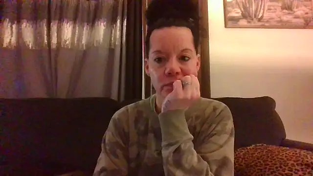 SidneyRaee online show from 4, 12, 2024