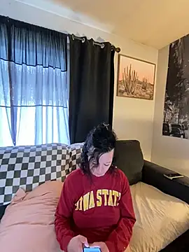 SidneyRaee online show from 9, 12, 2024