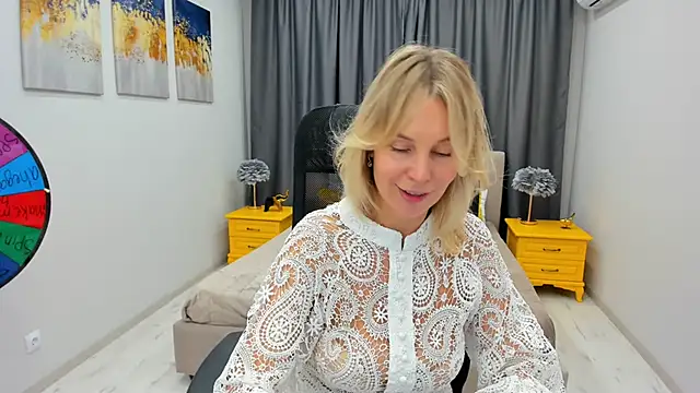 Sinty Devis online show from 28, 1, 2025