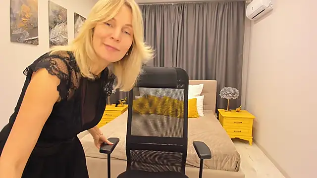 Sinty Devis online show from 11, 2, 2025