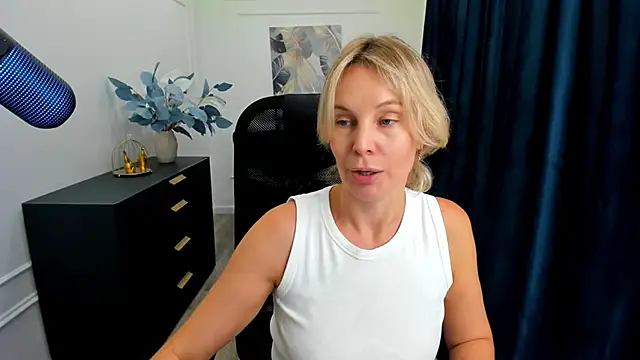 Sinty Devis online show from 21, 9, 2025