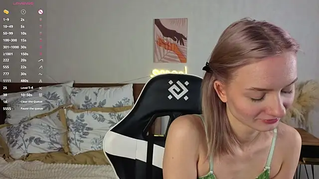 IdaValenti online show from 27, 10, 2025