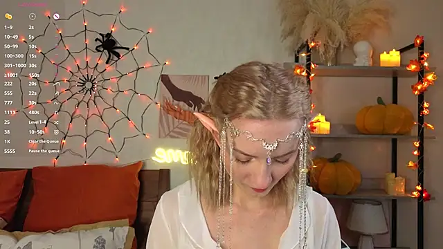 IdaValenti online show from 30, 10, 2025