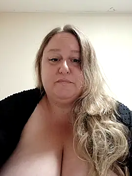 Snapshot of blissful_vixen chatting on 8, 10, 2025 blissful vixen online show from 8, 10, 2025