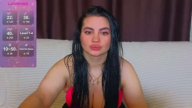 Snapshot of Nikki_Kardashian chatting on 4, 3, 2025 Nikki Kardashian online show from 4, 3, 2025