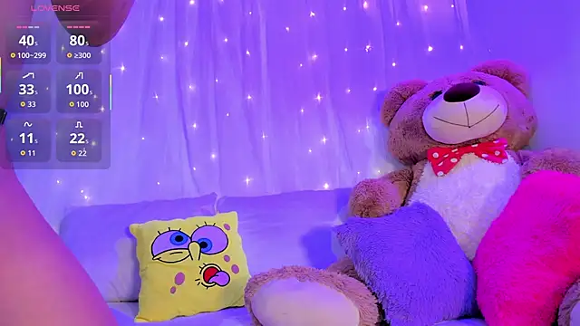 Snapshot of moll1e_ chatting on 8, 11, 2025 moll1e online show from 8, 11, 2025