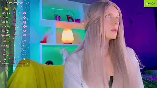 Snapshot of Flash_Summer chatting on 13, 9, 2025 Flash Summer online show from 13, 9, 2025