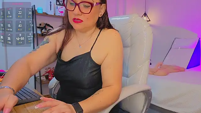 lady nylon  online show from 16, 11, 2025