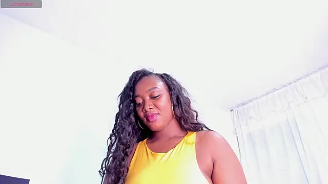 RoxannaBlanche online show from 6, 2, 2025