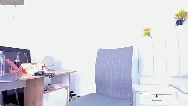 RoxannaBlanche online show from 10, 3, 2025