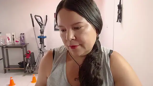 claryssa  online show from 13, 5, 2026