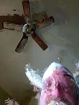 Snapshot of Hugebwc102 chatting on 30, 9, 2025 Hugebwc102 online show from 30, 9, 2025