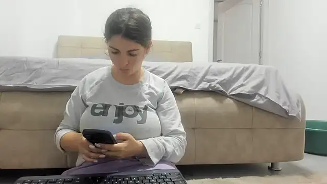 Hottalicia2 online show from 12, 3, 2026