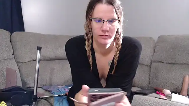 Snapshot of Sarahtineke chatting on 14, 10, 2025 Sarahtineke online show from 14, 10, 2025