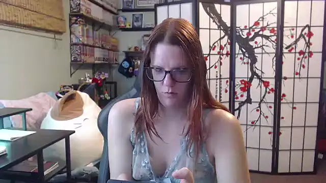 Snapshot of Sarahtineke chatting on 5, 5, 2026 Sarahtineke online show from 5, 5, 2026