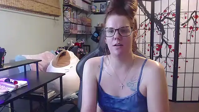 Snapshot of Sarahtineke chatting on 11, 6, 2026 Sarahtineke online show from 11, 6, 2026