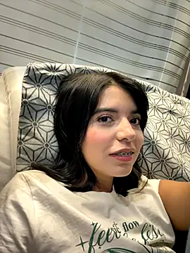 NicolRoss  online show from 3, 12, 2025