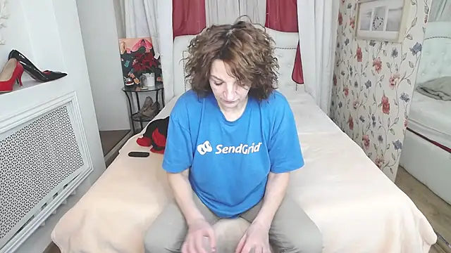 AmiHotGranny online show from 5, 2, 2026