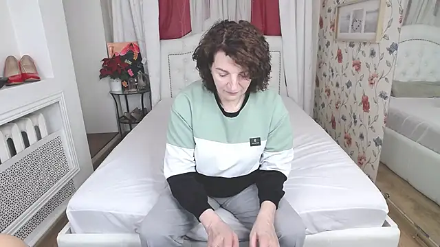 AmiHotGranny online show from 2, 6, 2026