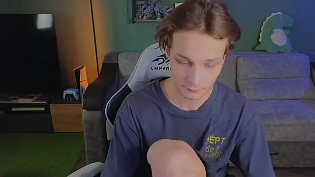 Snapshot of TeddyLiLboy chatting on 19, 10, 2025 TeddyLiLboy online show from 19, 10, 2025