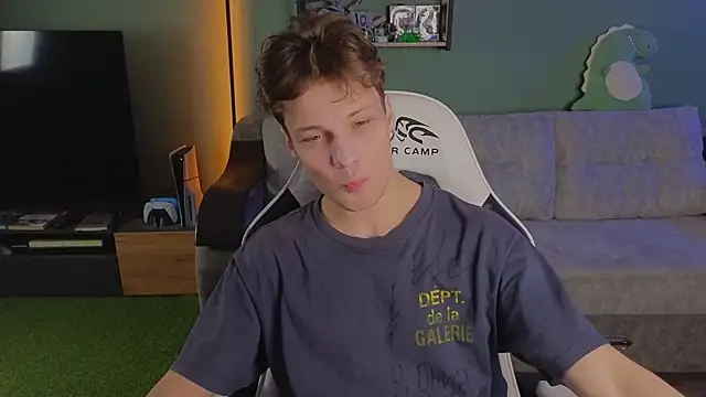 Snapshot of TeddyLiLboy chatting on 24, 11, 2025 TeddyLiLboy online show from 24, 11, 2025