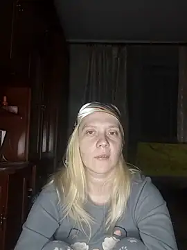 Snapshot of LeraSweet chatting on 8, 11, 2025 LeraSweet online show from 8, 11, 2025