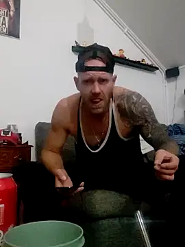 Snapshot of eltoulou chatting on 12, 9, 2025 eltoulou online show from 12, 9, 2025