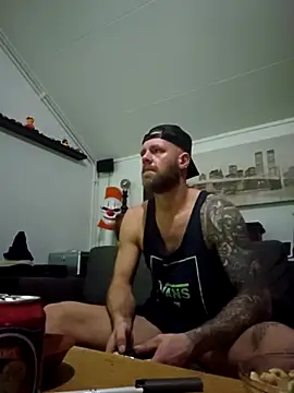 Snapshot of eltoulou chatting on 21, 12, 2025 eltoulou online show from 21, 12, 2025