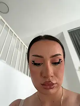 deliaroyal online show from 6, 3, 2025