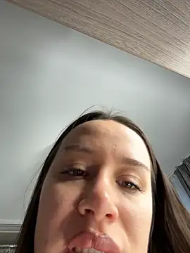 deliaroyal online show from 4, 2, 2026