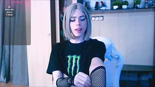 FemAlexa  online show from 19, 3, 2025