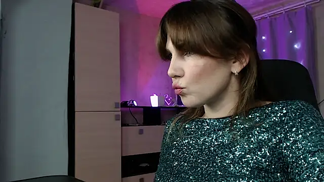 Daniela Cooperr online show from 12, 10, 2025