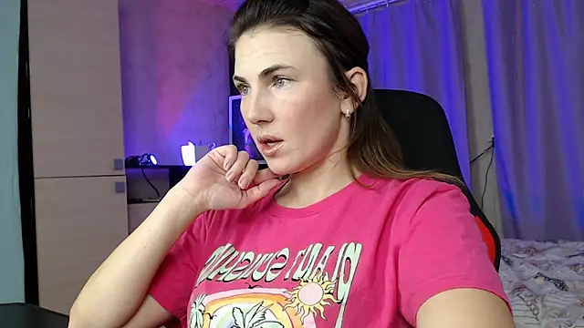 Daniela Cooperr online show from 18, 10, 2025