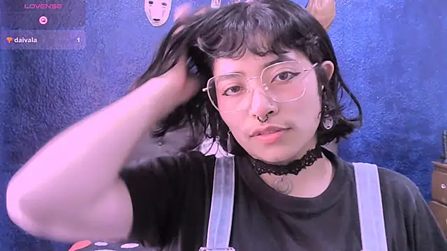 NinaYellow online show from 12, 11, 2025