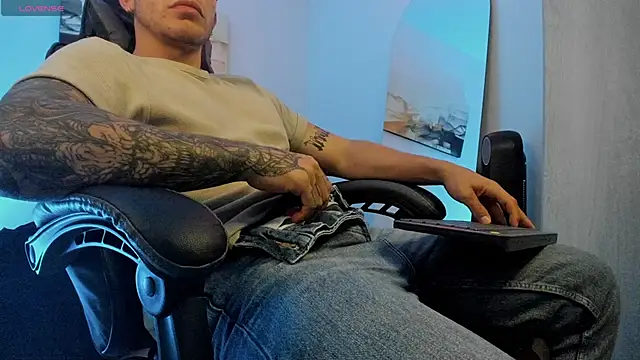 Snapshot of LucianSinclair chatting on 16, 1, 2025 LucianSinclair online show from 16, 1, 2025