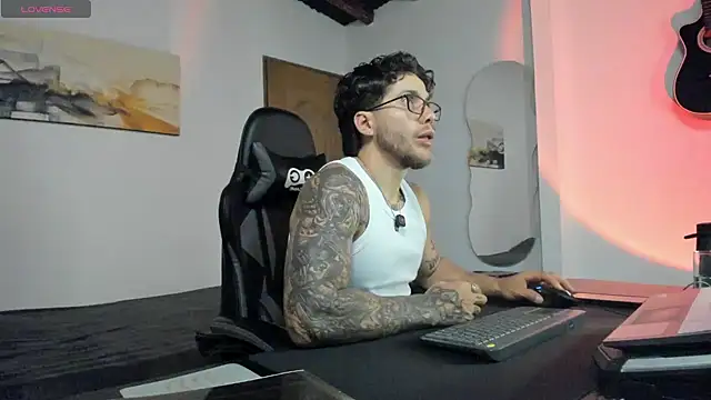 Snapshot of LucianSinclair chatting on 9, 8, 2026 LucianSinclair online show from 9, 8, 2026